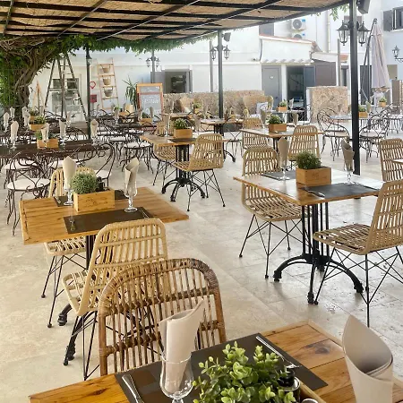 Hotel Restaurant La Caravelle 3*