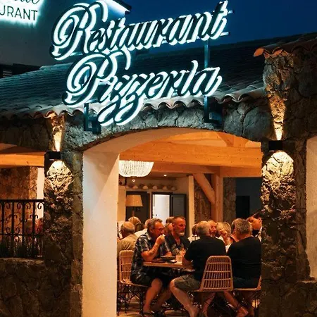 Отель Restaurant La Caravelle Сари-Соленцара