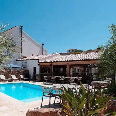 Отель Restaurant La Caravelle Сари-Соленцара